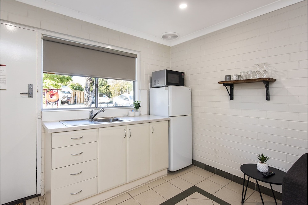 Chalet, 1 Bedroom, Non Smoking, Kitchenette (Non Pet Friendly) photo 2