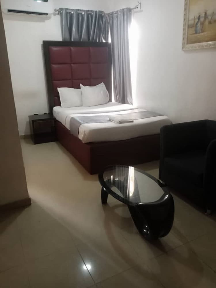 Standard Room - Photo 1