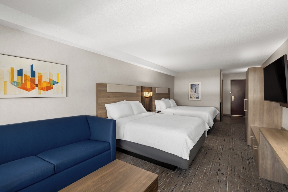 Suite, Multiple Beds - Photo 1