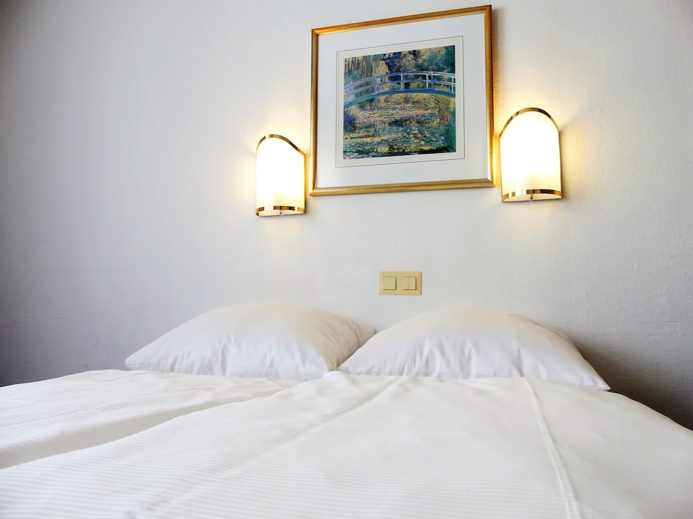 Six-Bed Room, Annex Building photo 2