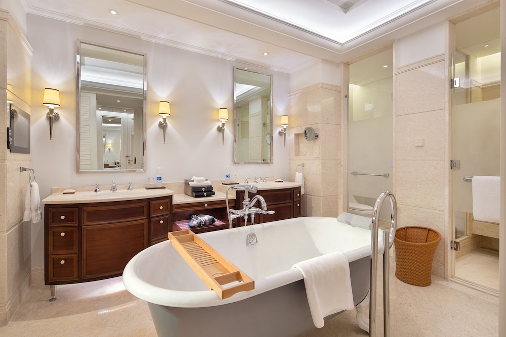 Room, 2 Double Beds, Balcony - Photo 3