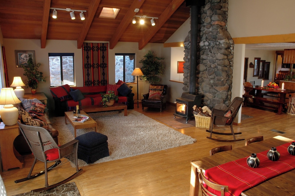Ponderosa photo 2
