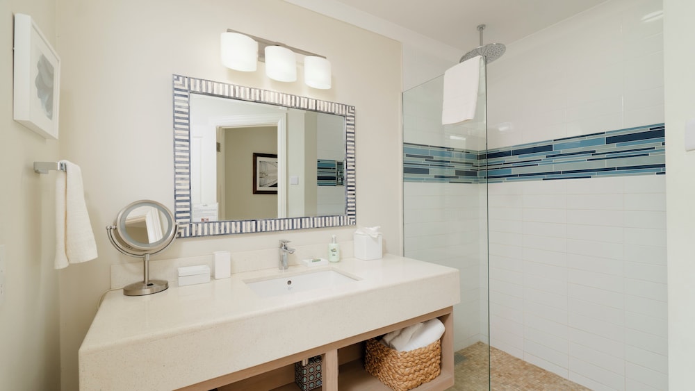 Studio Suite, 1 King Bed, Balcony, Sea View (cinnamon)