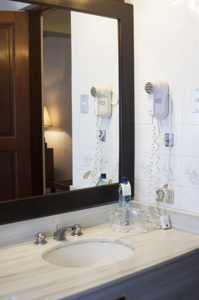 Standard Room - Photo 9