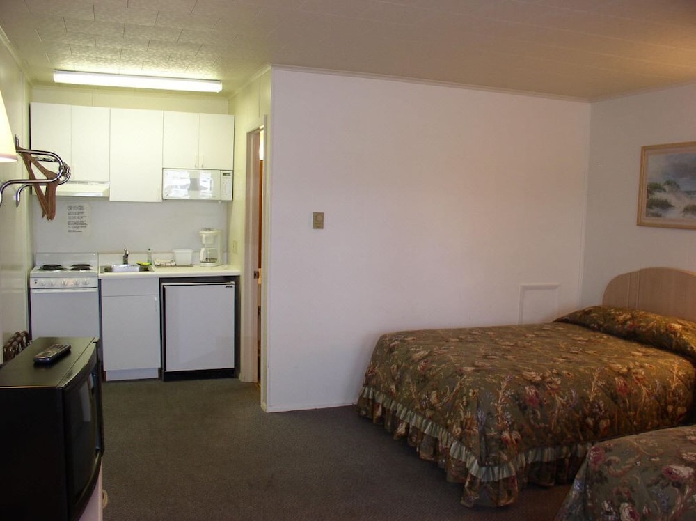 Standard Studio, 2 Double Beds, Kitchenette