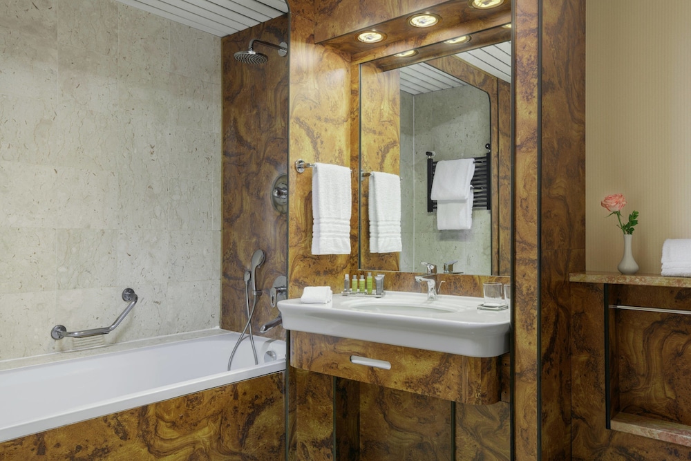 Suite, 1 Bedroom, City View thumbnail 5