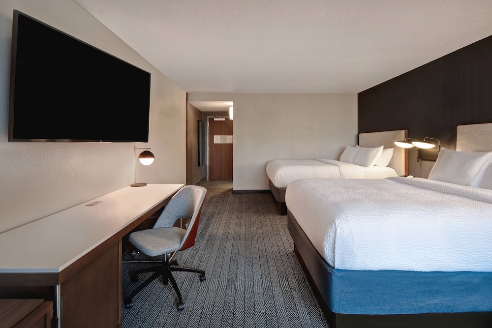 Room, Multiple Beds - Photo 1