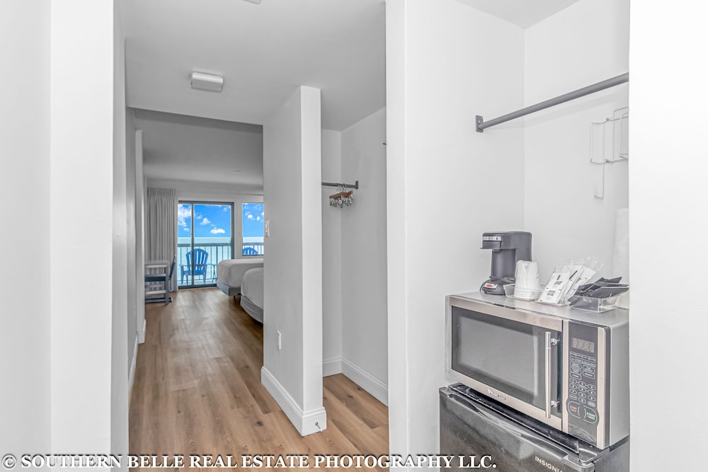 Standard Room, 2 Queen Beds, Balcony, Ocean View photo 3