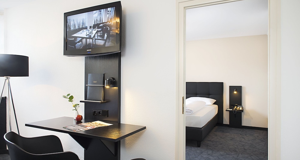 Comfort Room, 1 King Bed photo 2
