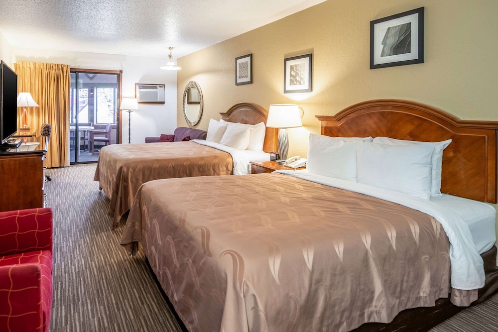 Suite, 2 Queen Beds, Non Smoking photo 3