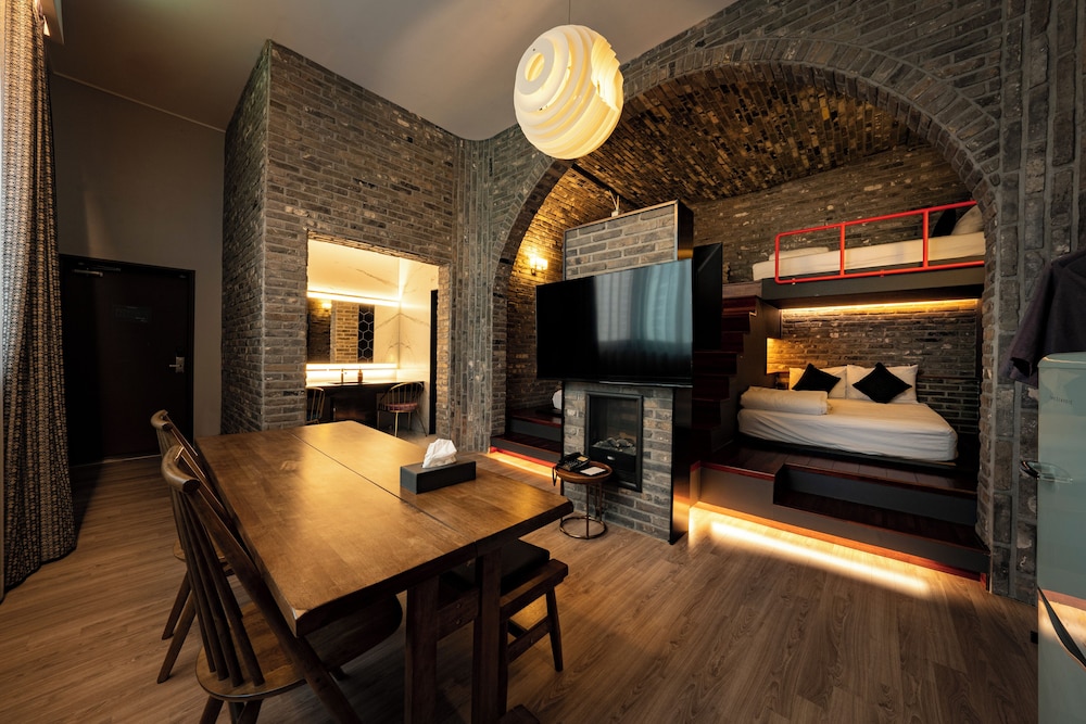 Family Room (Party Room) photo 2