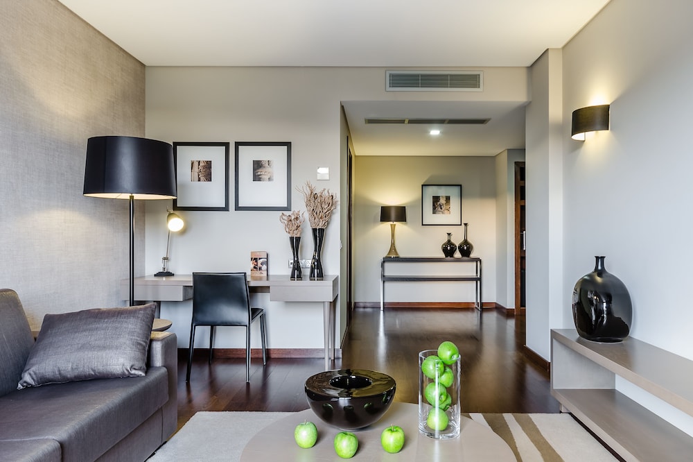 Suite - Photo 5