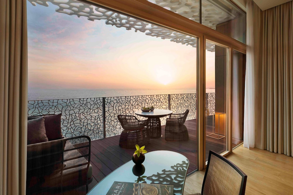 Premium Room, 1 King Bed, Balcony