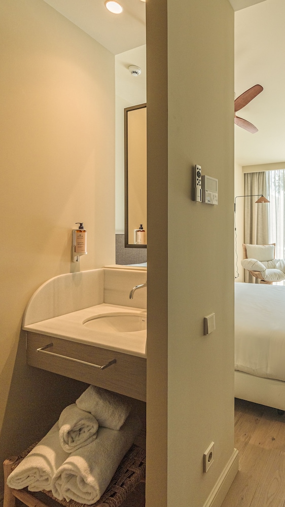 Standard Room, 1 Queen Bed, Terrace (XL)