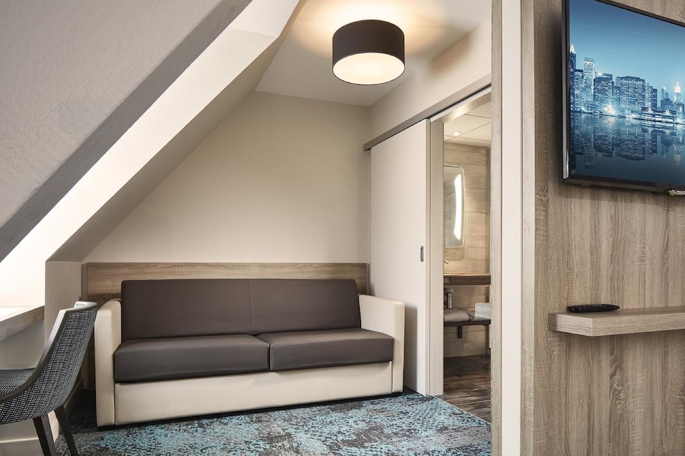 Quadruple Room, 1 Queen Bed with Sofa bed