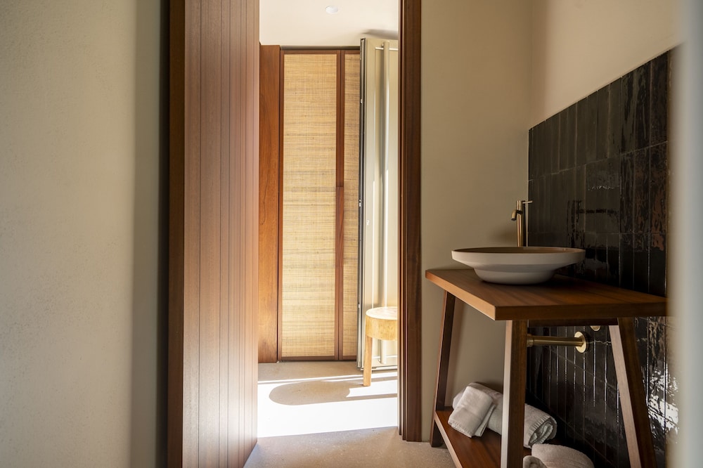 Deluxe Studio Suite