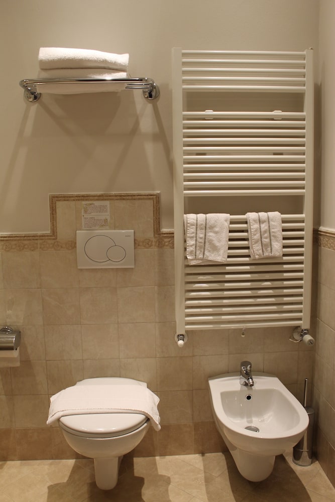 Classic Double Room - Photo 7
