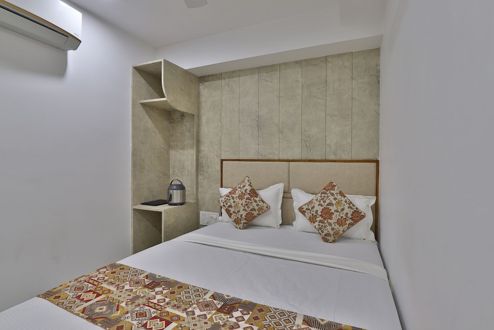 Deluxe Room - Photo 3