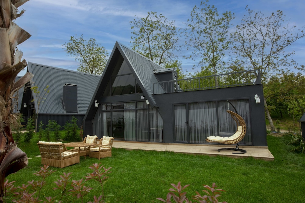 Deluxe Bungalow - Photo 7