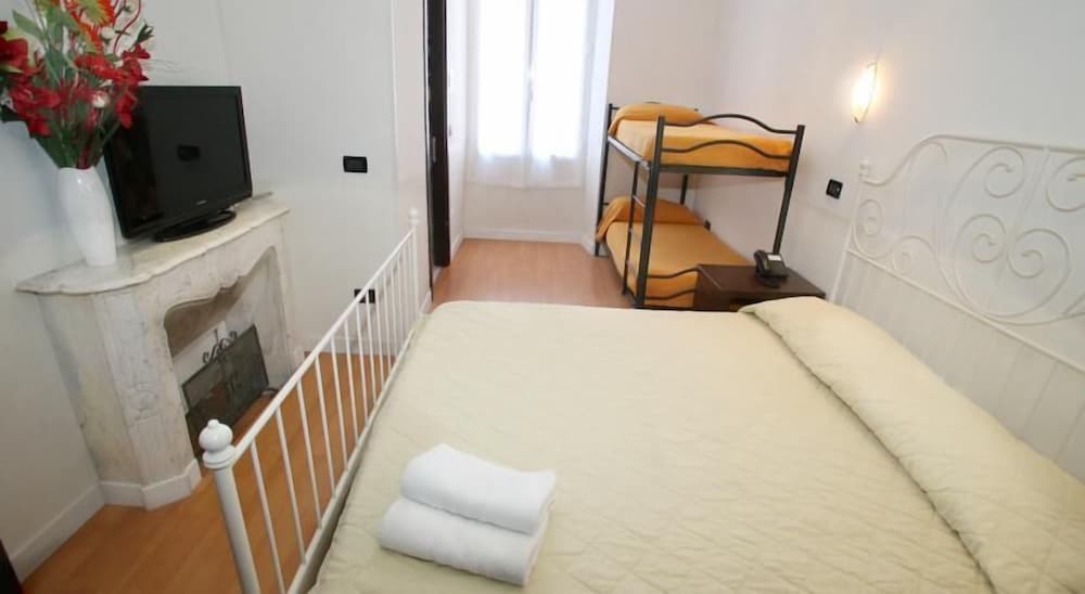 Triple Room - Photo 5