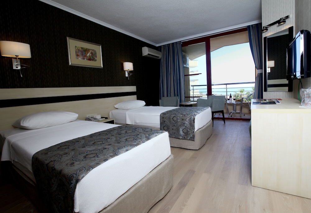 Standard Room, 2 Twin Beds photo 2