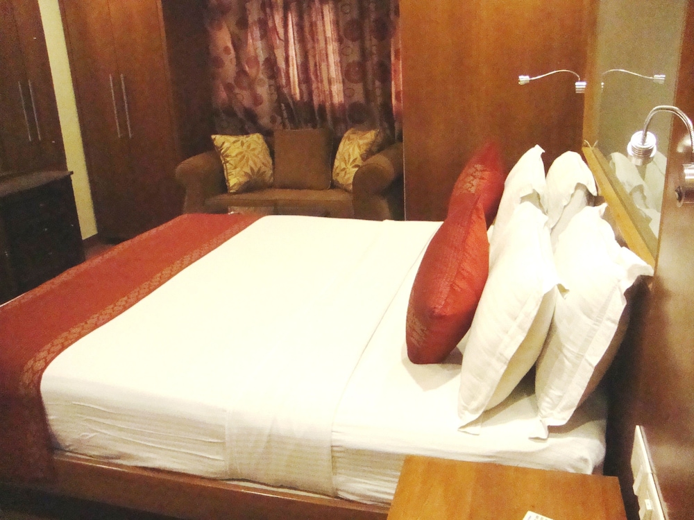Deluxe Room - Photo 14