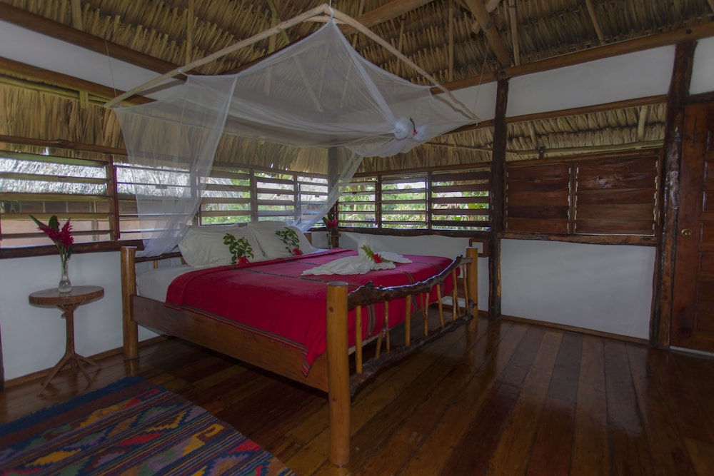 Honeymoon Cabin, 1 King Bed, River View, Overwater photo 1