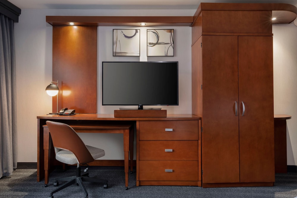 Room, 2 Queen Beds (Hearing Accessible)