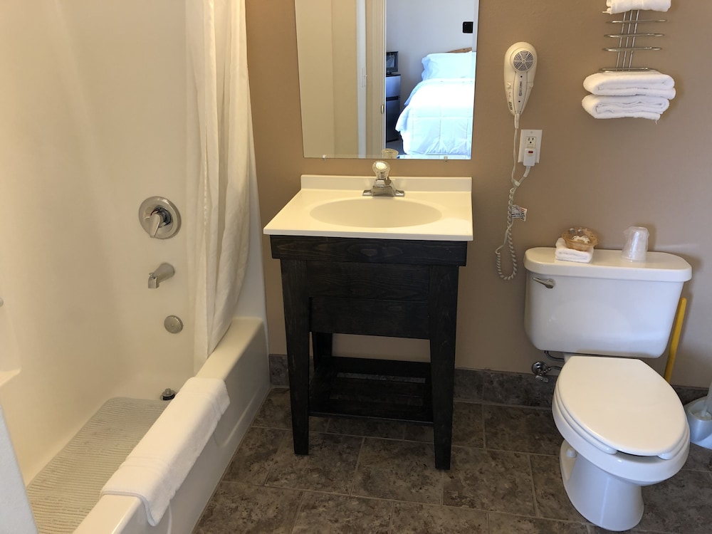 Standard Room, 2 Queen Beds, Mountain View photo 2