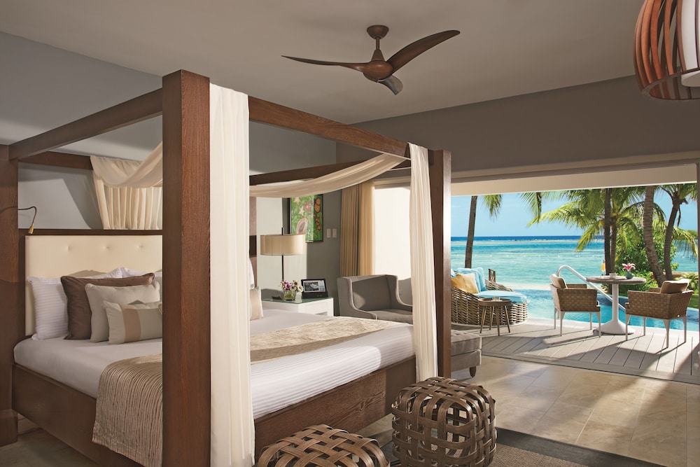 Junior Suite Swim Out Ocean View with Soaking Tub