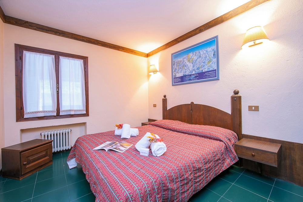 Family Apartment, Multiple Bedrooms, Mountainside (Grange Hike & Ski - 16D Sestriere) photo 2