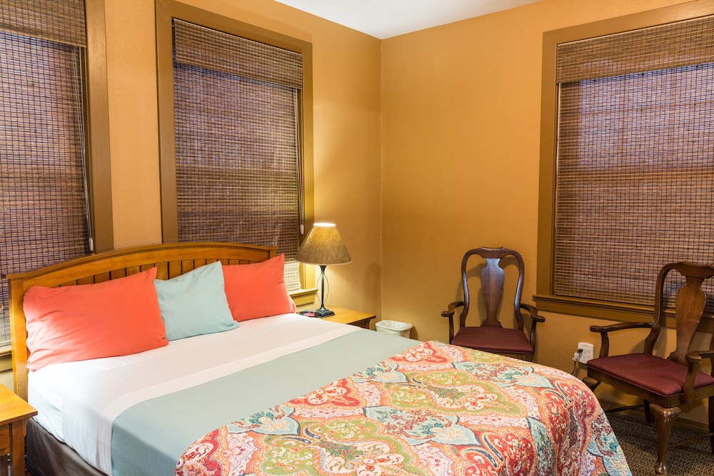 Basic Suite, 1 Bedroom, Refrigerator, River View photo 1
