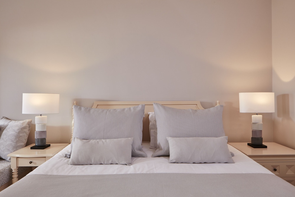 Deluxe Double Room Pool or Garden View - Photo 2