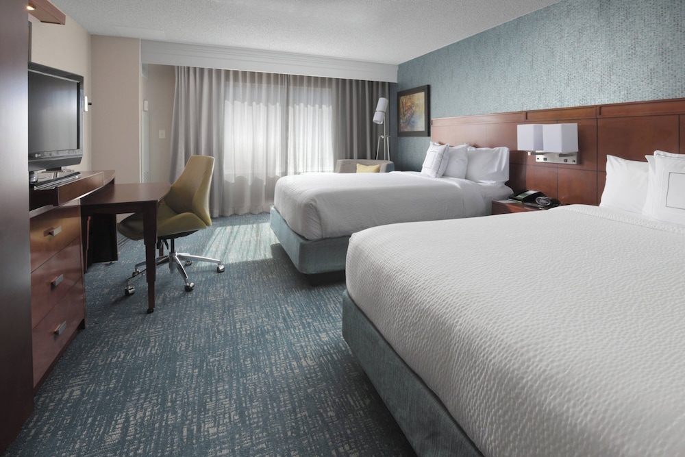 Room, 2 Queen Beds (Hearing Accessible) - Photo 1