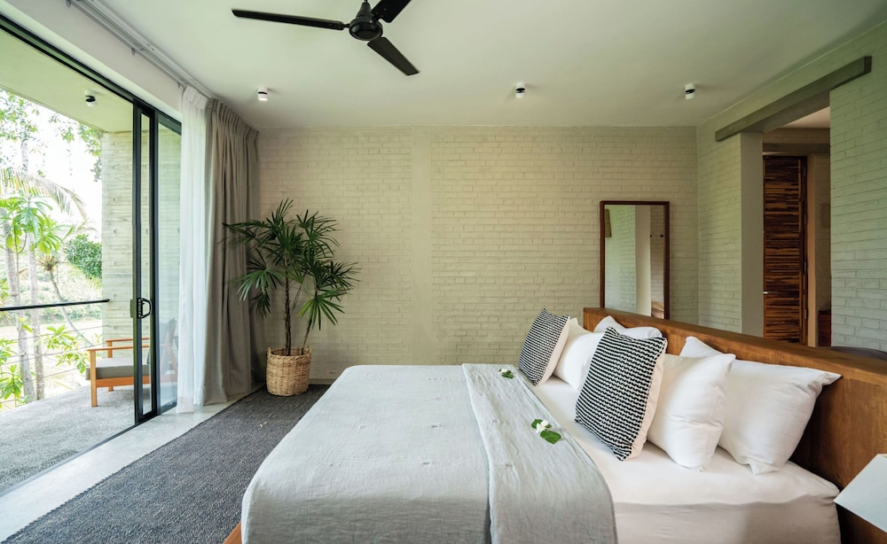King Suite (10% off on Spa) photo 3