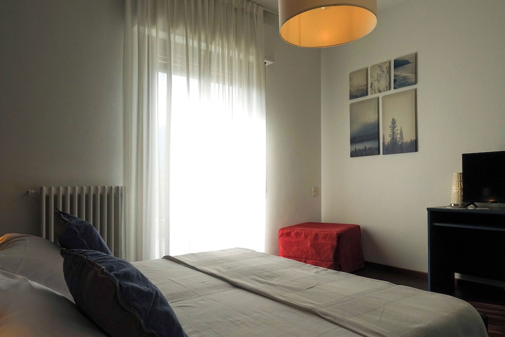 Standard Double Room, Balcony, Lake View photo 3