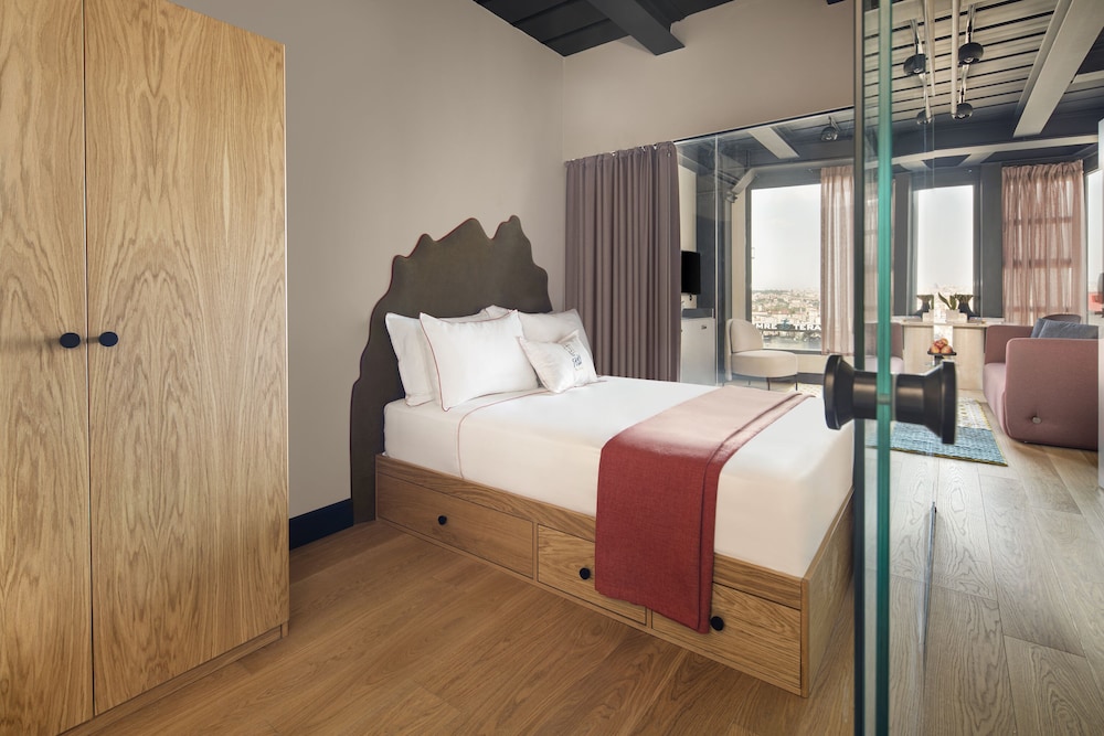 Elite Apartment, 2 Bedrooms, 2 Bathrooms, City View photo 2