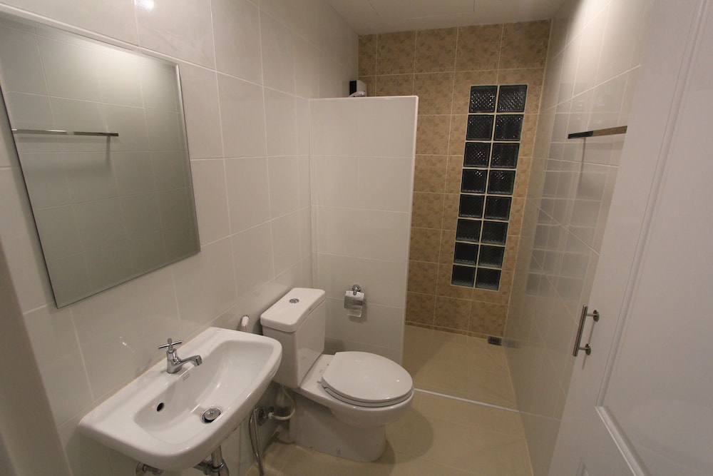 Standard Twin Room photo 3