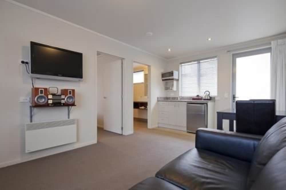Standard Suite, 1 Bedroom, Non Smoking, Kitchenette (S/K & Single)