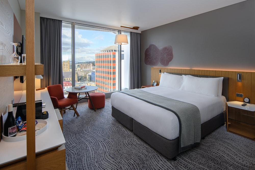 Standard Room, 1 King Bed, Club Lounge Access, Harbor View - Photo 7