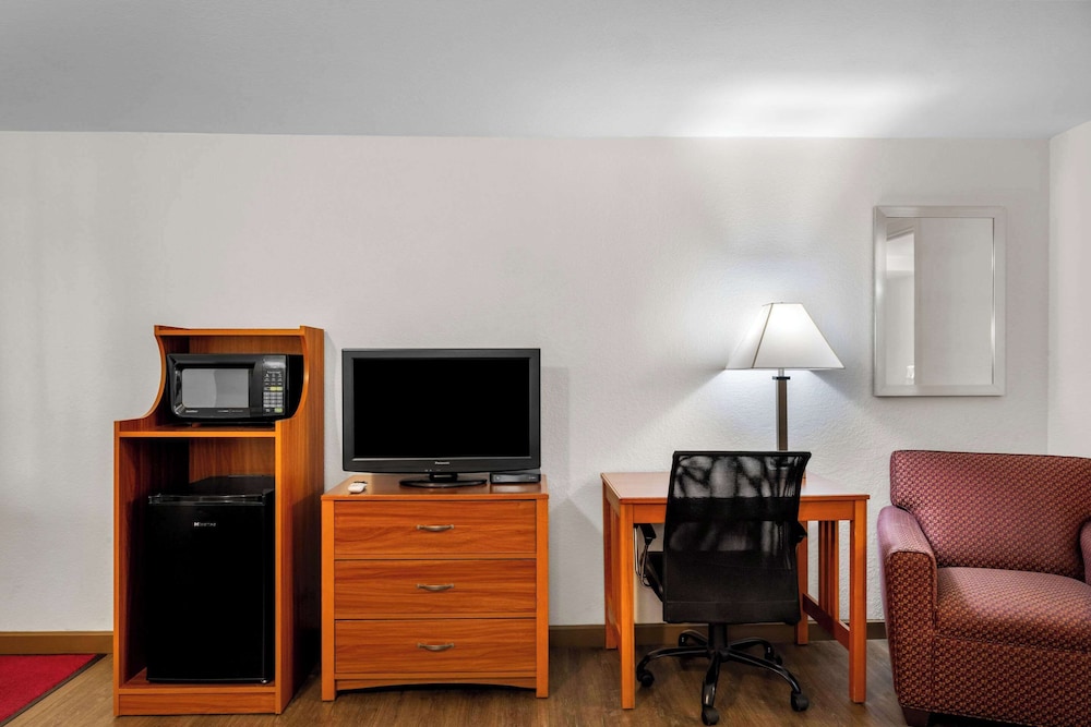 Room, 2 Double Beds, Accessible, Non Smoking - Photo 3