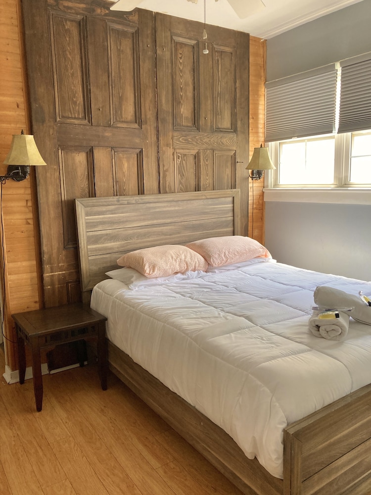 Private Room for a Queen bed Ensuite