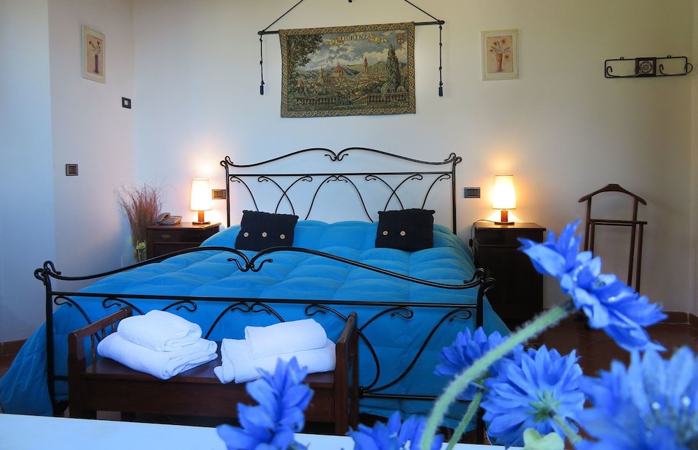 Double Room - Photo 10