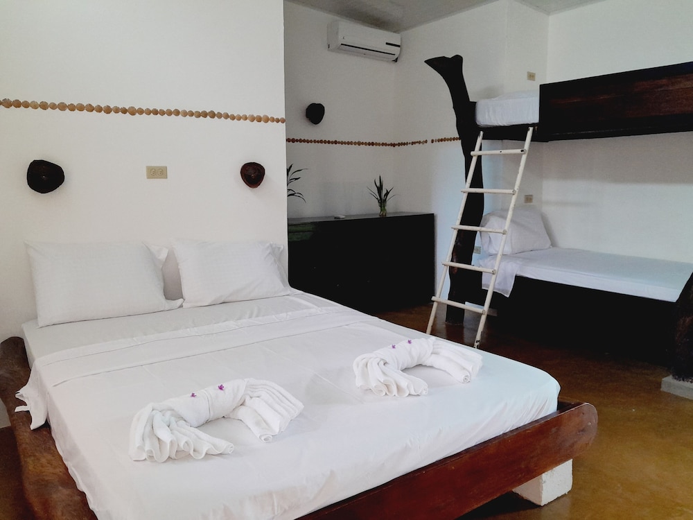 Family Room, Private Bathroom, Garden View (4 Guest)