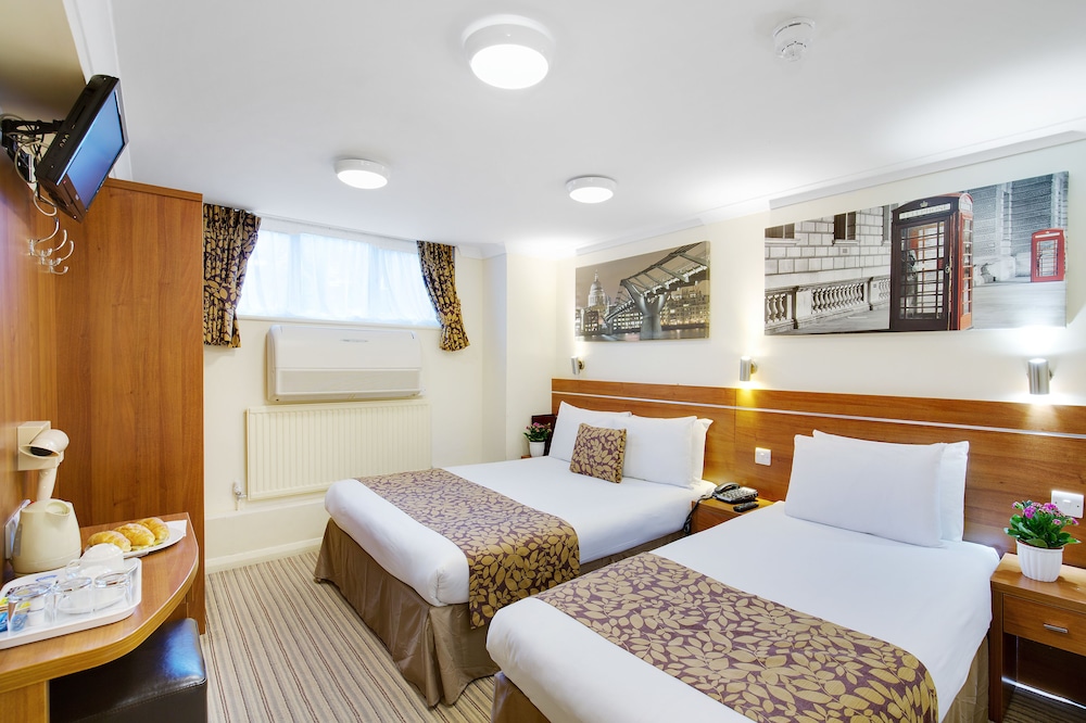 Standard Triple Room photo 3