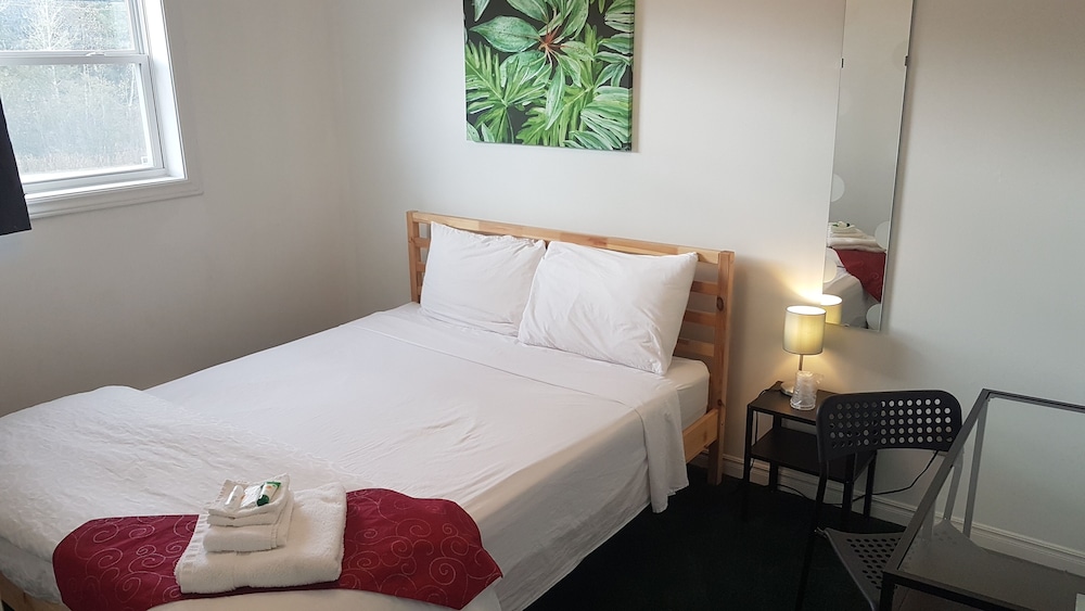 Comfort Suite, 1 Queen Bed, Non Smoking, Park View photo 1