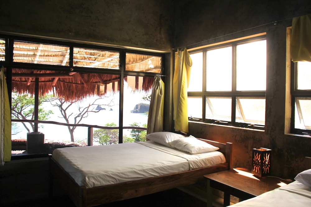Deluxe Double Room, 2 Queen Beds, Ocean View, Sea Facing photo 3