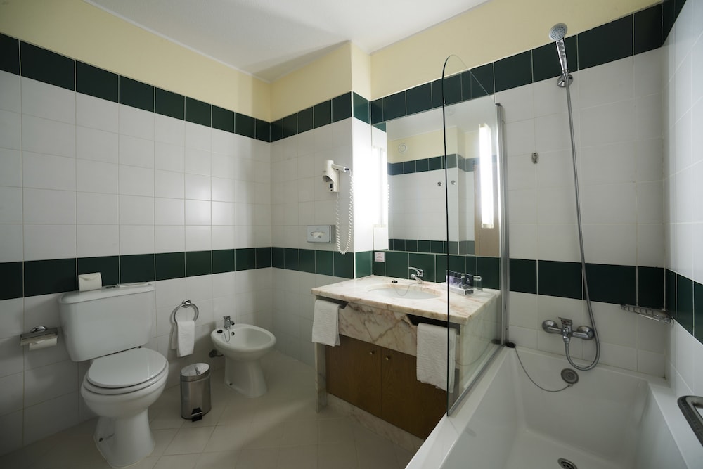Twin Room (Single Use) - Photo 5