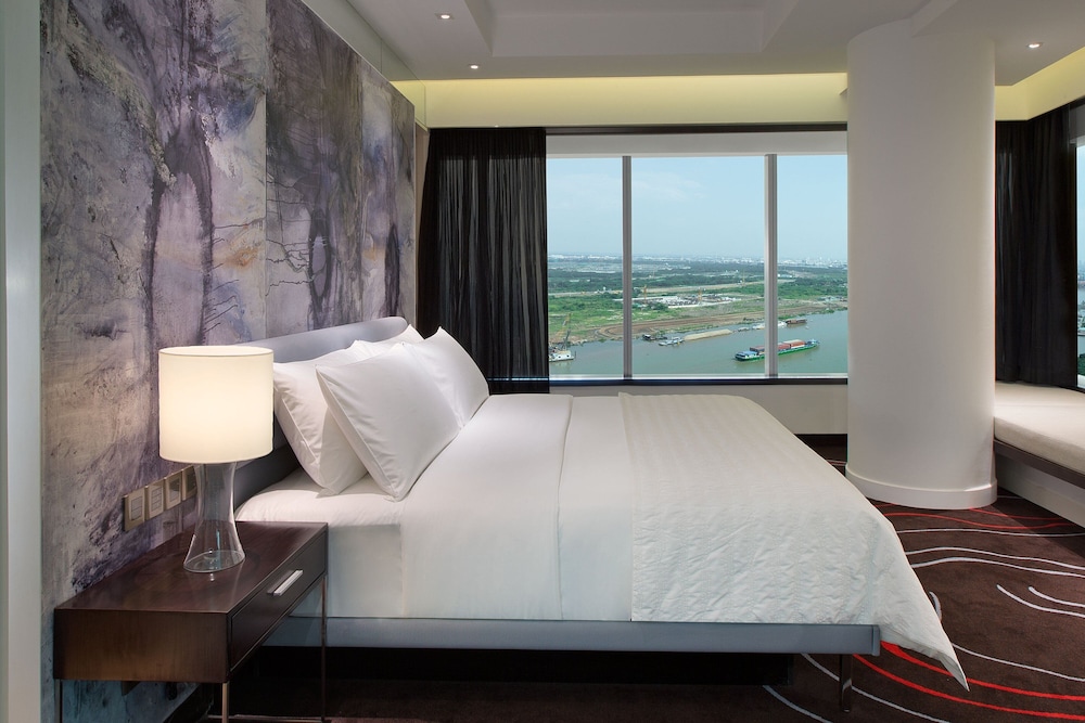 Presidential Suite, 1 King Bed, Non Smoking, River View photo 3