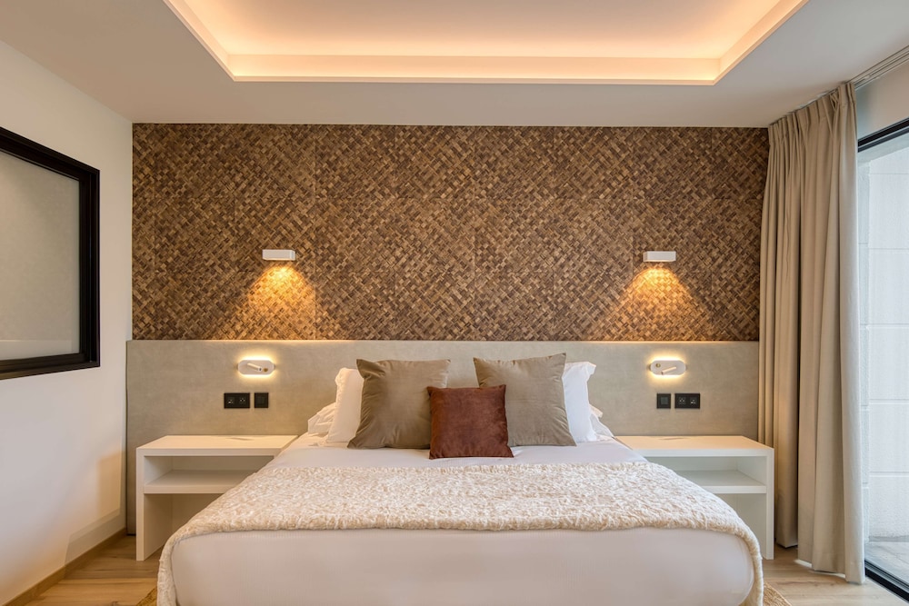 Exclusive Suite, 1 King Bed, Terrace, Golf View - Photo 2